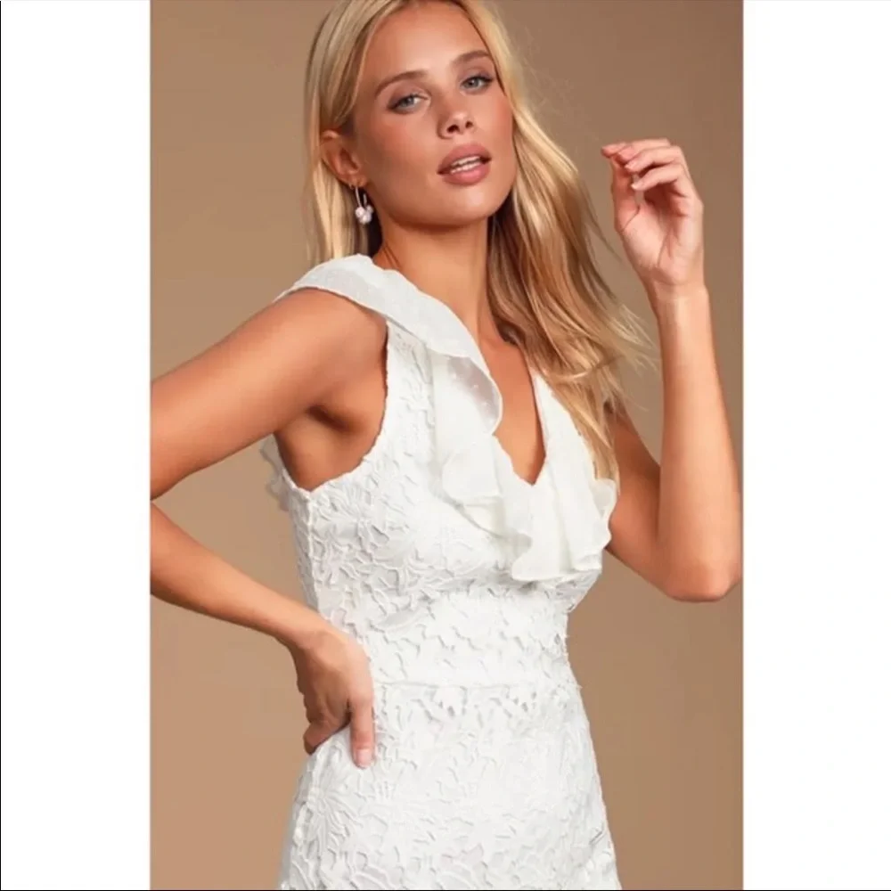 NWT Luluβs Dagny Lace Swiss Dot Ruffled Midi Dress - Picture 2 of 10